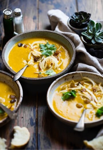 zuppa di patate cremosa e cavolfiore al curry