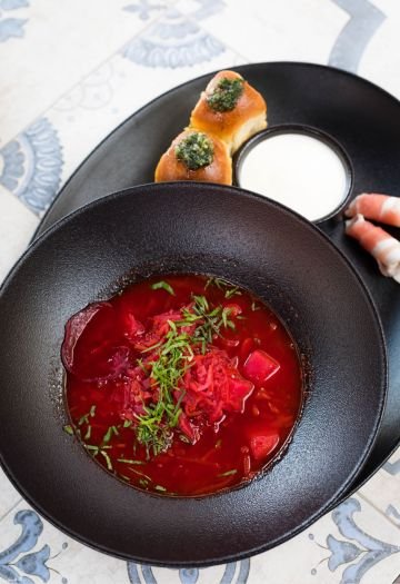 borscht di funghi e barbabietole