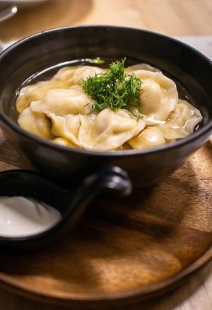 zuppa di ravioli di maiale