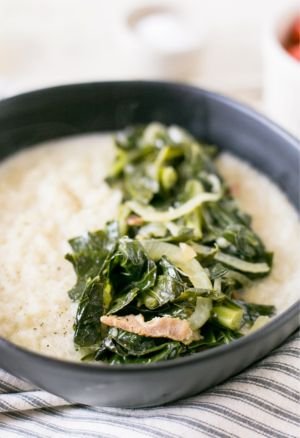 risotto al sedano con verdure di tarassaco o cavolo cappuccio