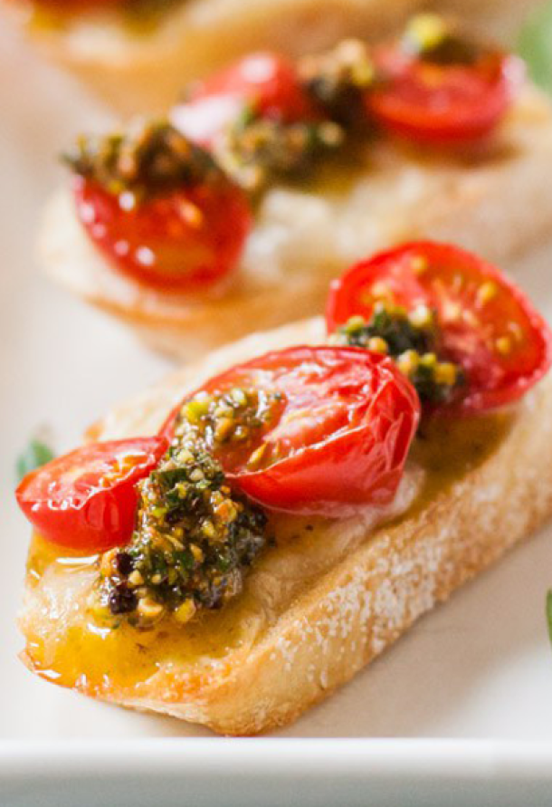 Bruschette con pesto di pistacchio 1900Cucina