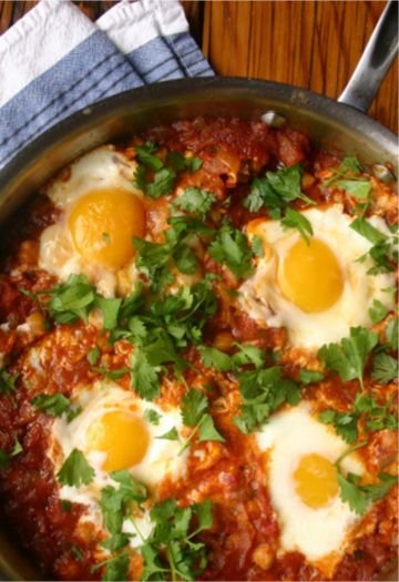 Ricetta uova in camicia con salsa di pomodoro e ceci 1900Cucina