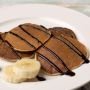 pancake alla banana con gocce di cioccolato