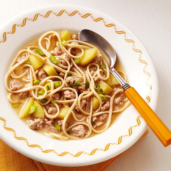 Zuppa di maiale e spaghetti di miso 1900Cucina