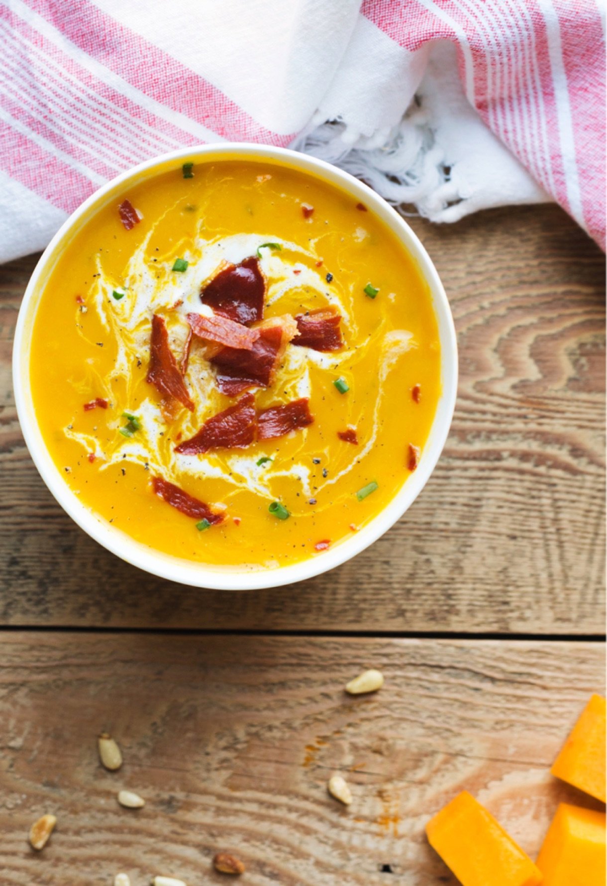 Ricetta zuppa di mele e zucca con bocconcini di bacon | 1900Cucina